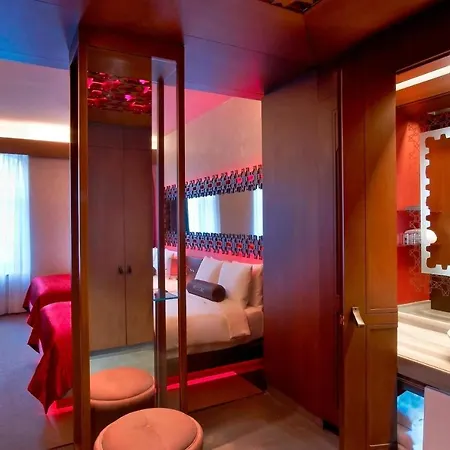 Hotel W (adults Only)