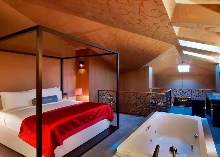 W (adults Only) Otel 5*