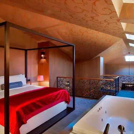 W (adults Only) Szálloda 5*